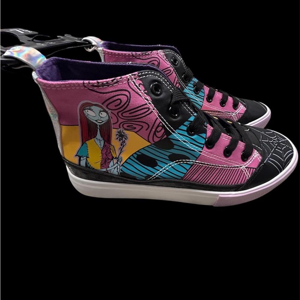 Women’s Disney High-Tops with Nightmare Before‎ Christmas Characters NWT